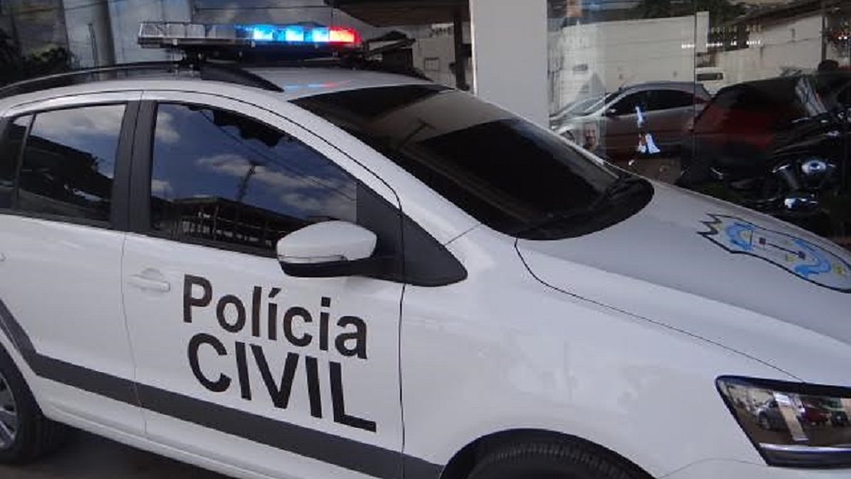 Viatura da Polícia Civil do Amapá com o giroflex aceso
